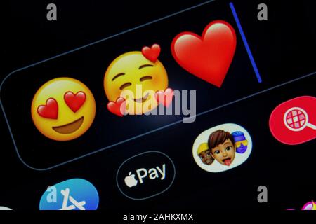 Feier, fröhlich, Konzept, dunkle, wählen, digital, Editorial, emoji, Emotion, Gesicht, Spaß, Herzen, Küssen, Liebe, des heiligen Valentin Tag, san-Valenten Stockfoto