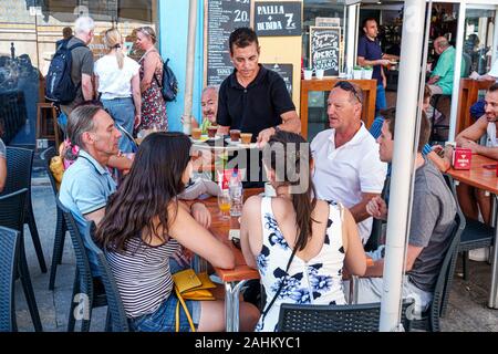Valencia Spanien, Hispanic Latin Latino, Ciutat Vella, Altstadt, historisches Viertel, Mercat Central, Zentralmarkt, öffentlicher platz, Platz, Bar Fox, Restaurant Rest Stockfoto