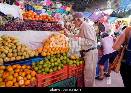 Dienstag, Markt am Rande der San Miguel de Allende, Mexiko. Stockfoto