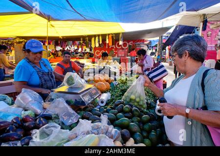 Dienstag, Markt am Rande der San Miguel de Allende, Mexiko. Stockfoto