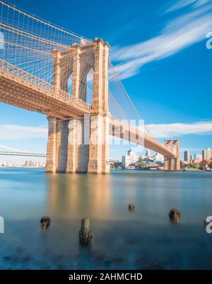 Ein herrlicher Blick auf das untere Manhattan und die Brooklyn Bridge, New York City Stockfoto