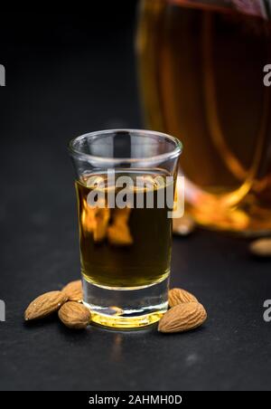 Amaretto (selektive Fokus; detaillierte Nahaufnahme) Stockfoto