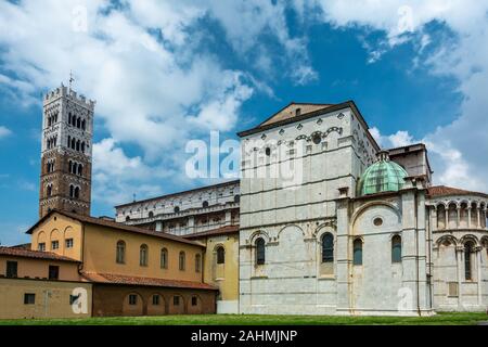 Lucca, Italien - 6. Juni 2019: Lucca Kathedrale (Duomo di Lucca, Kathedrale San Martino) ist eine römisch-katholische Kathedrale zum Hl. Martin von T gewidmet Stockfoto