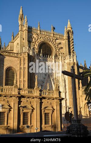 Sevilla Kathedrale (Catedral de Sevilla). Catedral de Santa María de la Sede (Andalusien, Spanien), die größte gotische Kathedrale in Europa Stockfoto