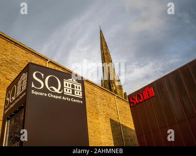 Die Außenseite des Quadratische Kapelle Arts Center, Halifax, Großbritannien. Stockfoto