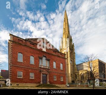 Die Außenseite des Quadratische Kapelle Arts Center, Halifax, Großbritannien. Stockfoto