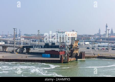 Calais, Frankreich; Mai 2018 20; leere Fähre Anlegeplatz im Hafen Stockfoto