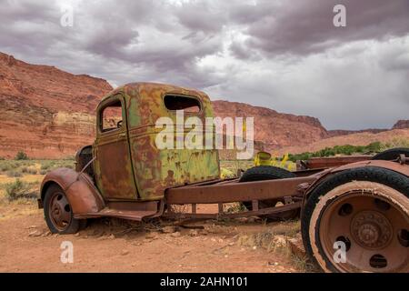 Alten, verlassenen Truck in der Red Rock Wüste im Norden, Arizona. Stockfoto