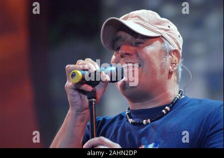 Catania Italien 29.06.2007: Pino Daniele im Konzert während der musikalischen Ereignis 'Festivalbar 2007". Stockfoto