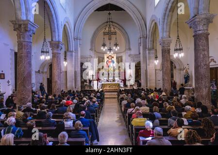 Gottesdienst in Sankt Nikolaus von Bari Kathedrale in Taormina Gemeinde in Metropolitan City von Messina, an der Ostküste der Insel Sizilien, Italien Stockfoto