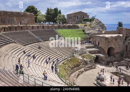 Tribüne der Antike Theater in Taormina Gemeinde in Metropolitan City von Messina, an der Ostküste der Insel Sizilien, Italien Stockfoto