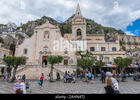 San Giuseppe Kirche auf der Piazza 9 Aprile in Taormina Gemeinde in Metropolitan City von Messina, an der Ostküste der Insel Sizilien in Italien Stockfoto