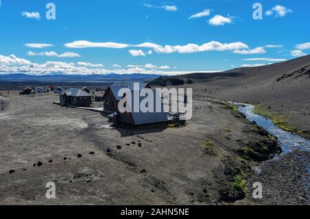 Dreki, Island - 15 Juli, 2018 Dreki Hütte und Camping Platz in der Nähe der Drekagil Canyon im zentralen Hochland von Island, Vatnajökull National Park. Die l Stockfoto