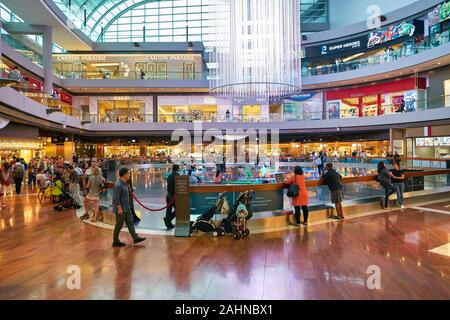 Singapur - ca. April, 2019: Blick auf die Digital Light Canvas in Singapur. Die Digital Light Canvas Display ist eine interaktive digitale Kunst installation Stockfoto