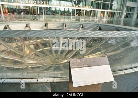 Singapur - ca. April 2019: Regen Oculus von Ned Kahn an der Marina Bay Sands. Stockfoto