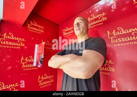 Singapur - ca. April 2019: Nahaufnahme von Vin Diesel Wachs Statue auf Anzeige auf der Insel Sentosa. Stockfoto