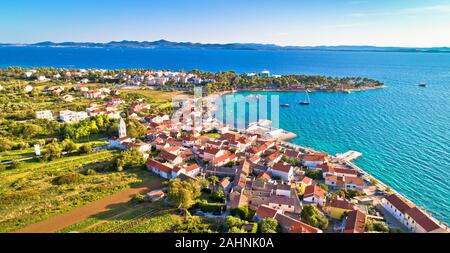 Petrcane Reiseziel Küste Antenne Panoramaaussicht, Dalmatien Region von Kroatien Stockfoto