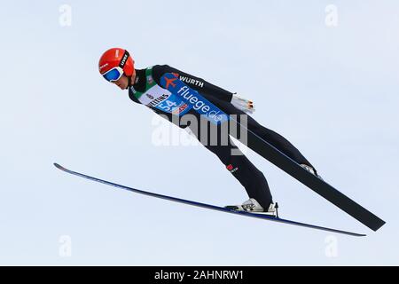 Garmisch Partenkirchen, Deutschland. 31 Dez, 2019. Garmisch-Partenkirchen, Deutschland Dezember 31, 2019: 68. Vierschanzentournee - Qualifikation - Garmisch-Partenkirchen Stephan LEYHE (GER), im Flug, Action/Single Image / Ausschneiden / | Nutzung der weltweiten Kredit: dpa/Alamy leben Nachrichten Stockfoto