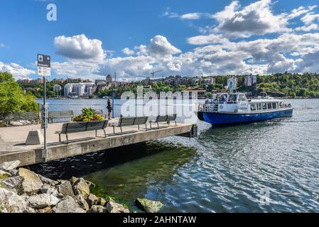 Stockholm, Schweden - August 18, 2017 Pendlerpauschale Fähre von Stockholm nähern Blockhusudden stop in Djurgården Insel. Stockfoto