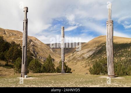 Self-Generating Strukturen, skulpturale Ensemble von Jorge Dubon, neben dem Ordino Pass, Canillo, Andorra. Stockfoto