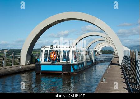 Boot, Falkirk Wheel, Bonnybridge, Falkirk, Schottland, Großbritannien, Europa | Boot, Rundflug, Falkirk Wheel, Bonnybridge, Falkirk, Schottland, Gr Stockfoto