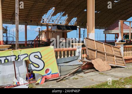 Buruanga Stadt, Provinz Aklan, Philippinen - Dezember 29, 2019: Typhoon Ursula auf den Philippinen am Weihnachtstag, zerstörten viele Gebäude Stockfoto