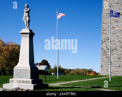 Denkmal zu Ehren von Col. Seth Warner, in Bennington, Vermont. Er ist am besten bekannt durch die Eroberung von Fort Crown Point und die Schlacht von Longueuil . Stockfoto