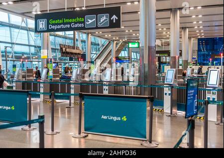 Automatische Check-in-Automaten im Terminal 2, Flughafen Dublin, Dublin, Irland. Stockfoto