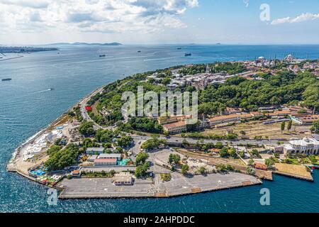 Istanbul, Türkei - 9 Juni, 2013; Istanbul Luftbild, 1500 Meter vom Hubschrauber beschossen. Blick auf die historische Halbinsel, Gulhane Park, der Hagia Sophia, der Blauen M Stockfoto