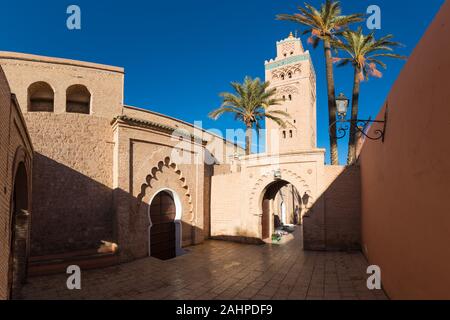 Koutoubia Moschee ist die grösste Moschee in Marrakesch, Marokko. Es wird auch durch einige andere Namen, wie Jami' al-Kutubiyya, Koutoubia, Kutubiya bekannt Stockfoto