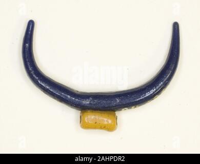 Der ägyptischen Antike. Amulett der Lunar Crescent. 1300 v. Chr.. Ägypten. Glas () Stockfoto