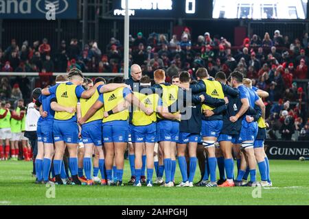 Dezember 28th, 2019, Cork, Irland: Aktion vom Pro 14-Munster Rugby versus Leinster Rugby Spiel im Thomond Park Stockfoto