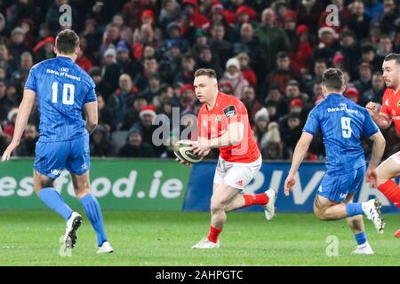 Dezember 28th, 2019, Cork, Irland: Aktion vom Pro 14-Munster Rugby versus Leinster Rugby Spiel im Thomond Park Stockfoto