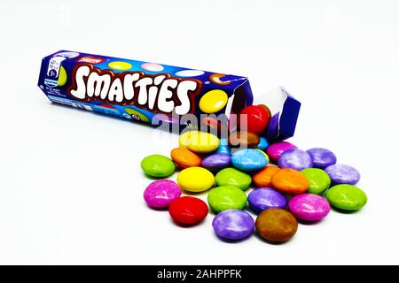 SMARTIES, farbigen Schokolade Süsswaren von Nestlé produziert Stockfoto