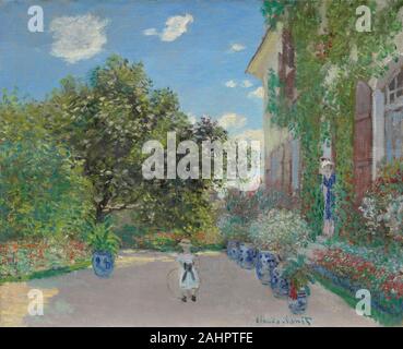 Claude Monet. Des Künstlers Haus in Argenteuil. 1873. Frankreich. Öl auf Leinwand Claude Monet und seine Familie lebten in Argenteuil, außerhalb von Paris, von 1871 bis 1878. Hier hat er seine fünf oder sechs Jahre alten Sohn, Jean, Spielen mit einem Hoop und seine Frau, Camille, in der Tür stehend ihre Reben bedeckten Haus dargestellt. Das angenehme Wetter und gepflegter Garten, einer der Vorläufer der berühmten Garten des Künstlers in Giverny, geben ein Gefühl von Ruhe und Wohlbefinden zu dieser Malerei. Dies war eine Zeit der finanziellen Sicherheit für Monet dank der jüngsten Verkäufe seiner Arbeit zu den Pariser Kunsthändler Paul Camille. Stockfoto