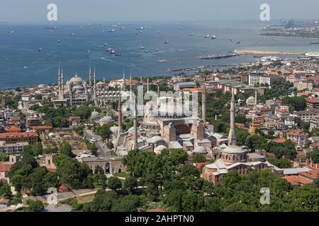 Istanbul Luftbild. Blick vom Hubschrauber; Hagia Sophia, die Blaue Moschee. Stockfoto