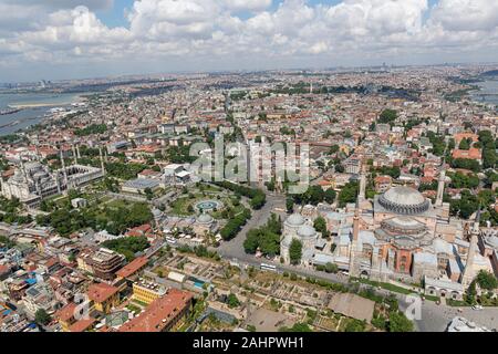 Istanbul Luftbild. Blick vom Hubschrauber; Hagia Sophia, die Blaue Moschee. Stockfoto