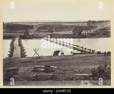 Timothy O'Sullivan. Pontoon Bridge über den Rappahannock. 1863. In den Vereinigten Staaten. Eiweiß drucken, PL. 32 Aus dem Album Gardner's Fotografische Skizze Buch des Krieges, Bd. 1 (1866) Stockfoto