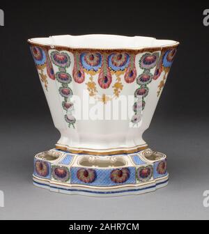 Herstellung nationale de Sèvres (Hersteller). Vase. 1761. Sèvres. Weiche Hartporzellan, mehrfarbigen Emaillen, und Vergoldung Stockfoto