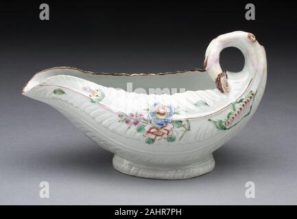 Royal Worcester Porzellan Firma (Hersteller). Sauceboat. 1750 - 1760. Worcester. Weiche Hartporzellan mit mehrfarbigem Emaille Stockfoto