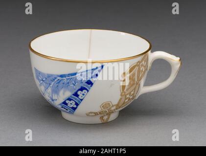 Royal Worcester Porzellan Firma (Hersteller). Cup. 1878. Worcester. Weiche Hartporzellan, mehrfarbigen Emaillen und Vergoldung Stockfoto