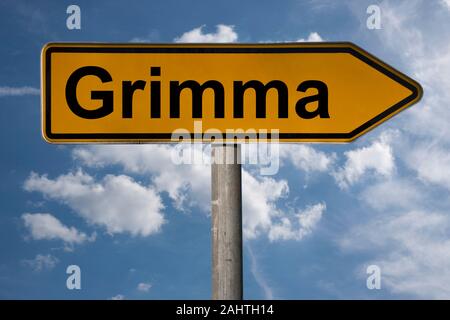 Detail Foto von einem Wegweiser mit der Aufschrift Grimma, Sachsen, Deutschland, Europa Stockfoto