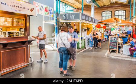 Markthalle IX, Markthalle IX, Essensstände Stockfoto