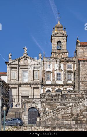 Kirche Kloster von San Francisco. Gotische und Barocke Architektur aus dem 14. Jahrhundert in Porto, Portugal. Stockfoto