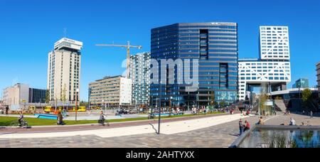 Panoramablick auf die jaarbeursplein mit den NH Hotels, die syp, der Zentrierung und der Stadskantoor (City Hall). Utrecht, Niederlande. Stockfoto