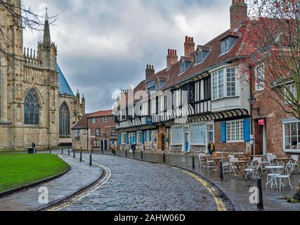 YORK ENGLAND ST WILLIAMS COLLEGE Holz gerahmt Gebäude in der College Street Stockfoto