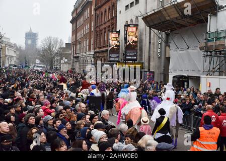 Whitehall, London, UK. 1. Januar 2019. Der Londoner New Years Day Parade. Quelle: Matthew Chattle/Alamy leben Nachrichten Stockfoto