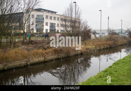 Die Szene in Stanwell, Surrey, wo drei Menschen getötet und eine vierte ernsthaft bei einem Unfall mit einem Auto und einem Lkw auf Silvester verletzt. Stockfoto