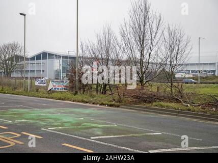 Die Szene in Stanwell, Surrey, wo drei Menschen getötet und eine vierte ernsthaft bei einem Unfall mit einem Auto und einem Lkw auf Silvester verletzt. Stockfoto