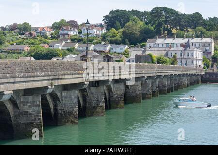 Alte Bideford Brücke über den Fluss Torridge, Bideford, Devon, England, Vereinigtes Königreich Stockfoto